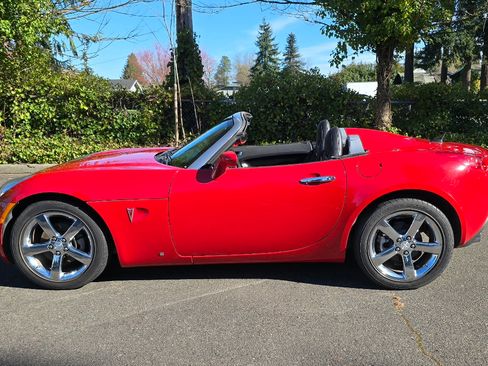 Used 2008 Pontiac Solstice GXP w/ Premium Package RWD image 1