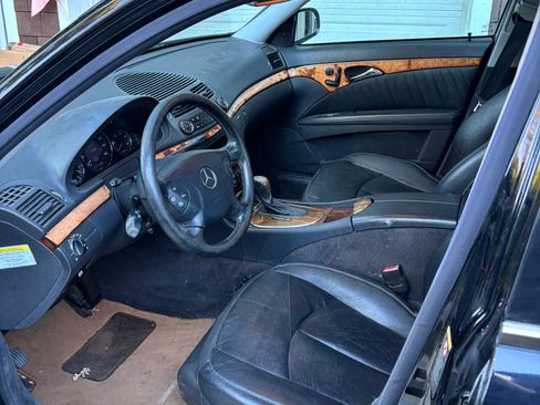 Used 2005 Mercedes-Benz E 320 CDI Sedan image 4