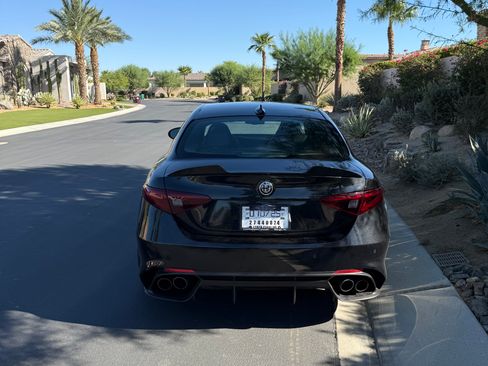 Used 2017 Alfa Romeo Giulia Quadrifoglio image 15