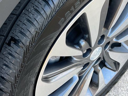 Used 2018 Buick Encore Essence FWD image 12
