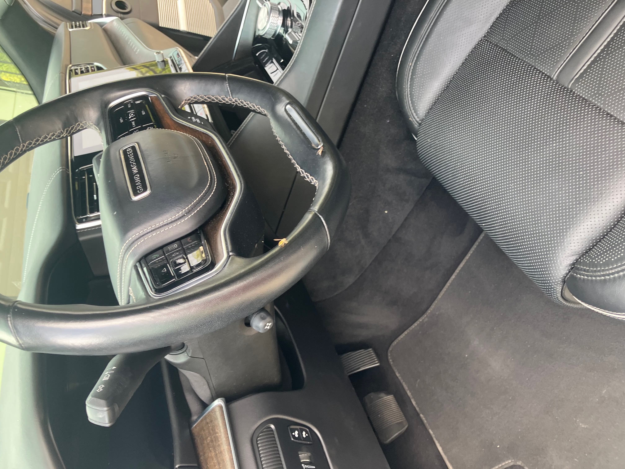 Used 2023 Jeep Grand Wagoneer Series II AWD/4WD image 5