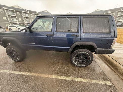 Used 1997 Jeep Cherokee SE image 10