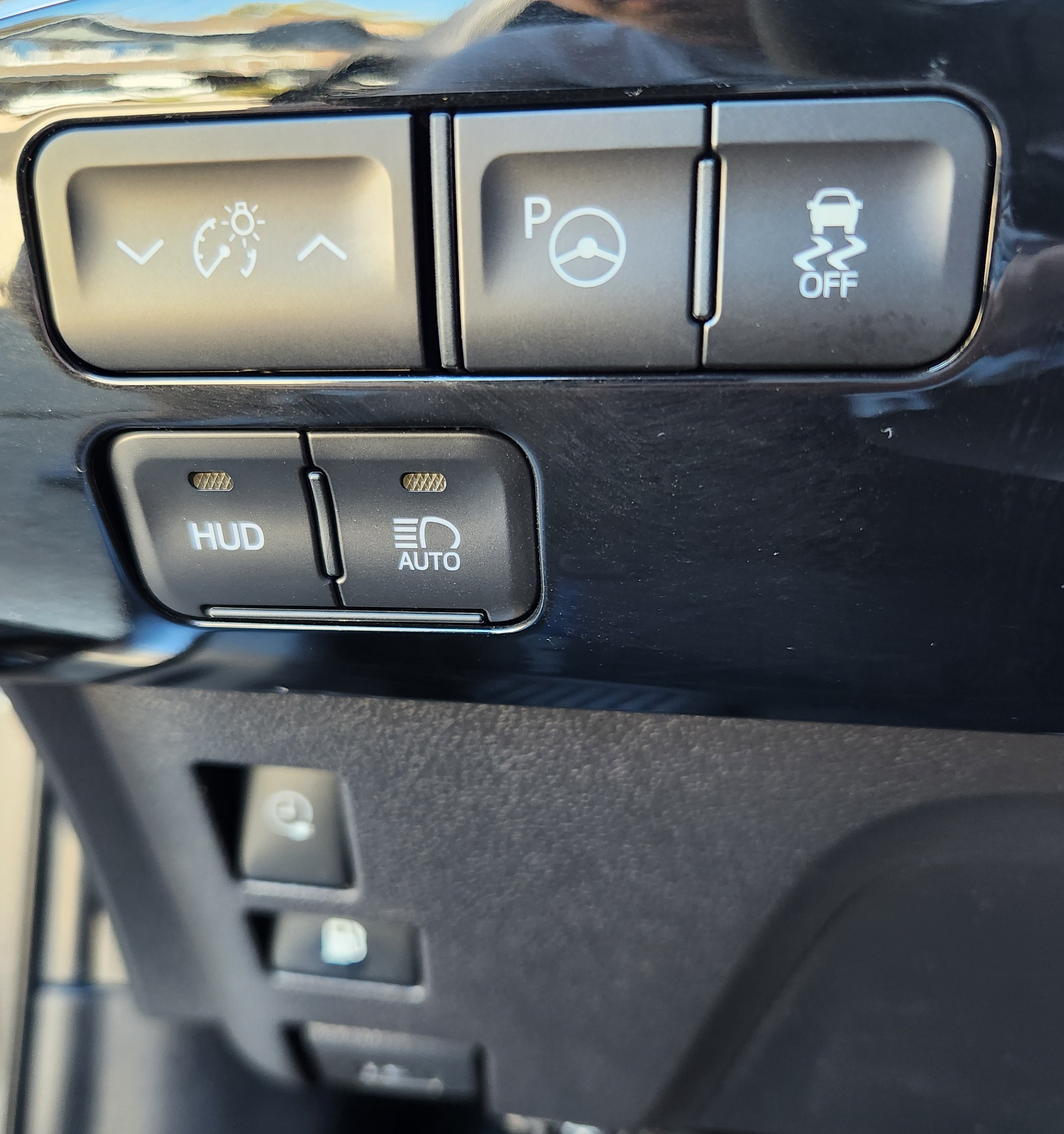 Used 2019 Toyota Prius Prime Advanced FWD image 18