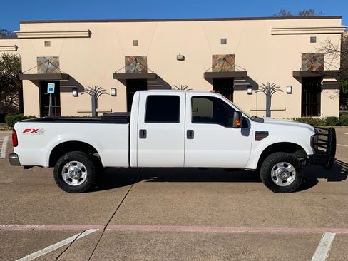 Used 2010 Ford F250 XLT image 1
