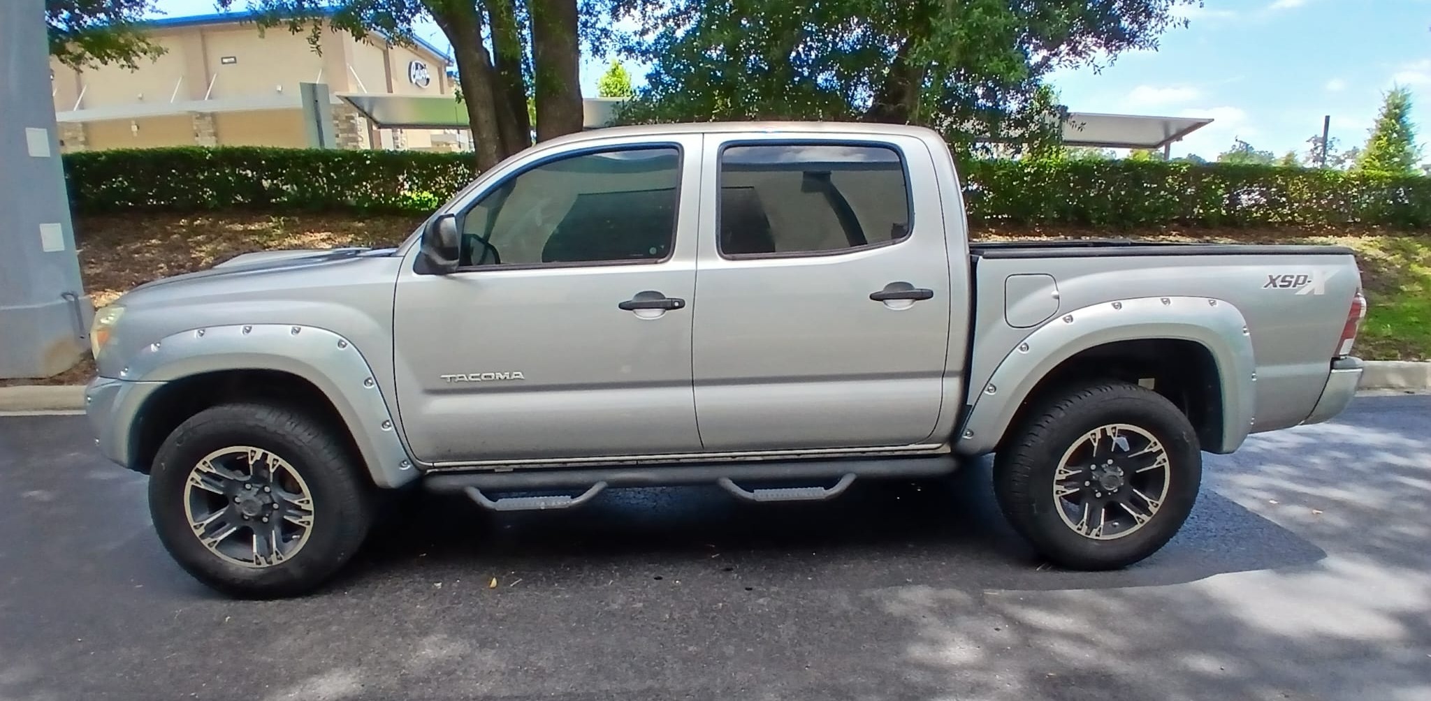 Used 2015 Toyota Tacoma PreRunner w/ SR5 Package RWD image 2