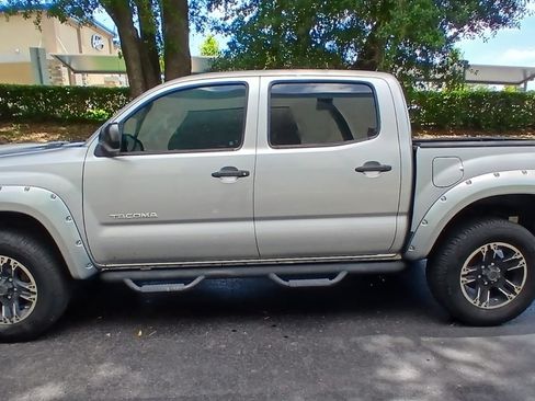 Used 2015 Toyota Tacoma PreRunner w/ SR5 Package RWD image 2