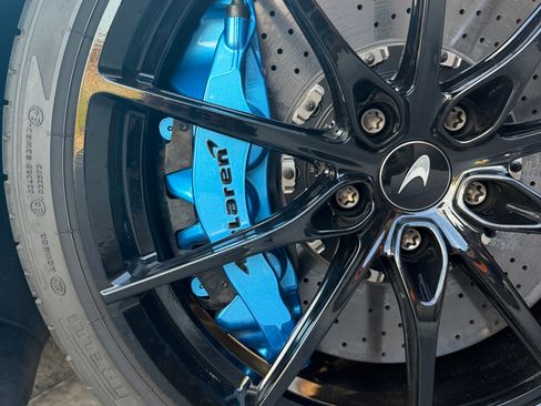 Used 2021 McLaren 765LT RWD image 22