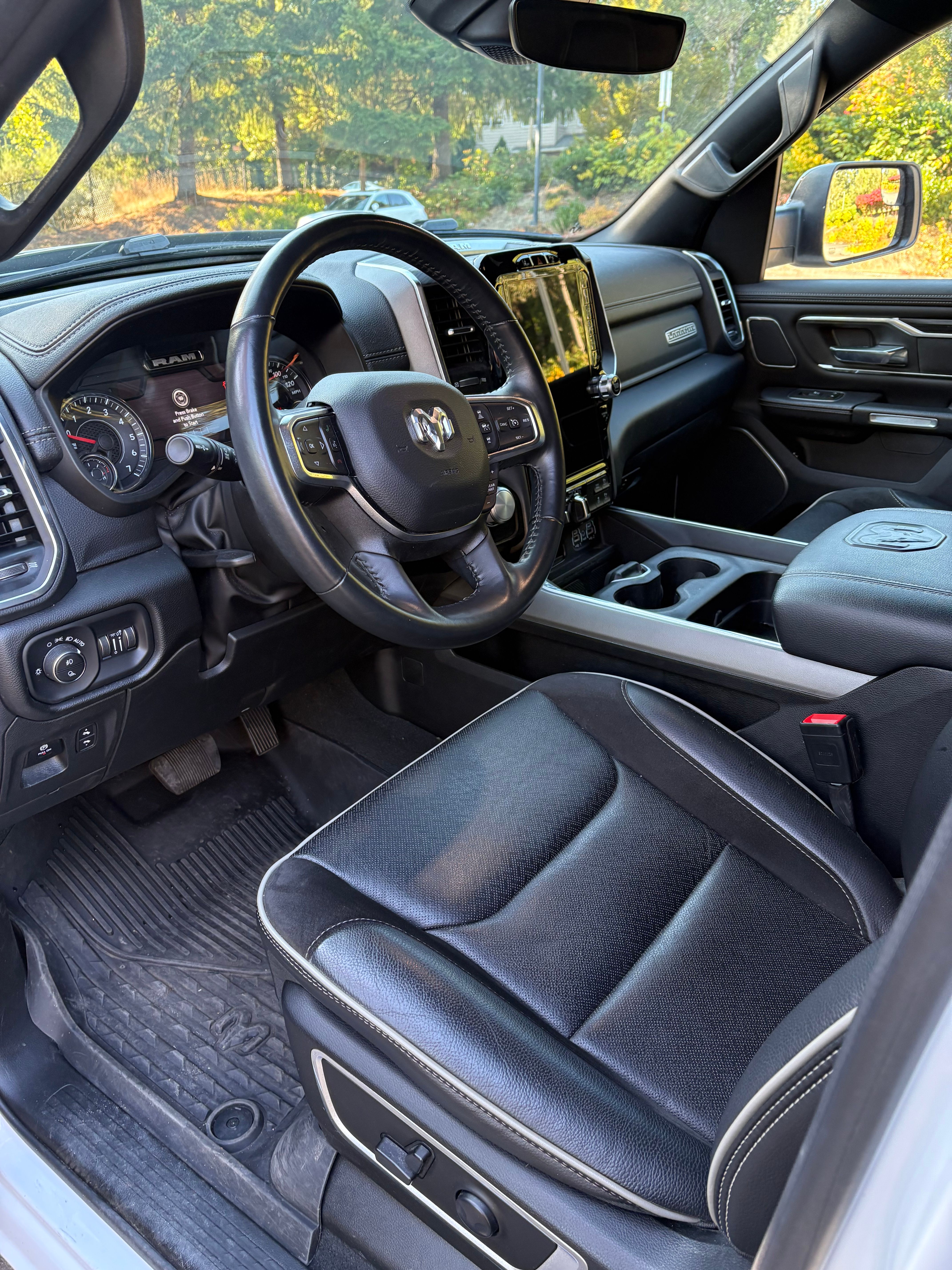 Used 2023 RAM 1500 Laramie AWD/4WD image 4