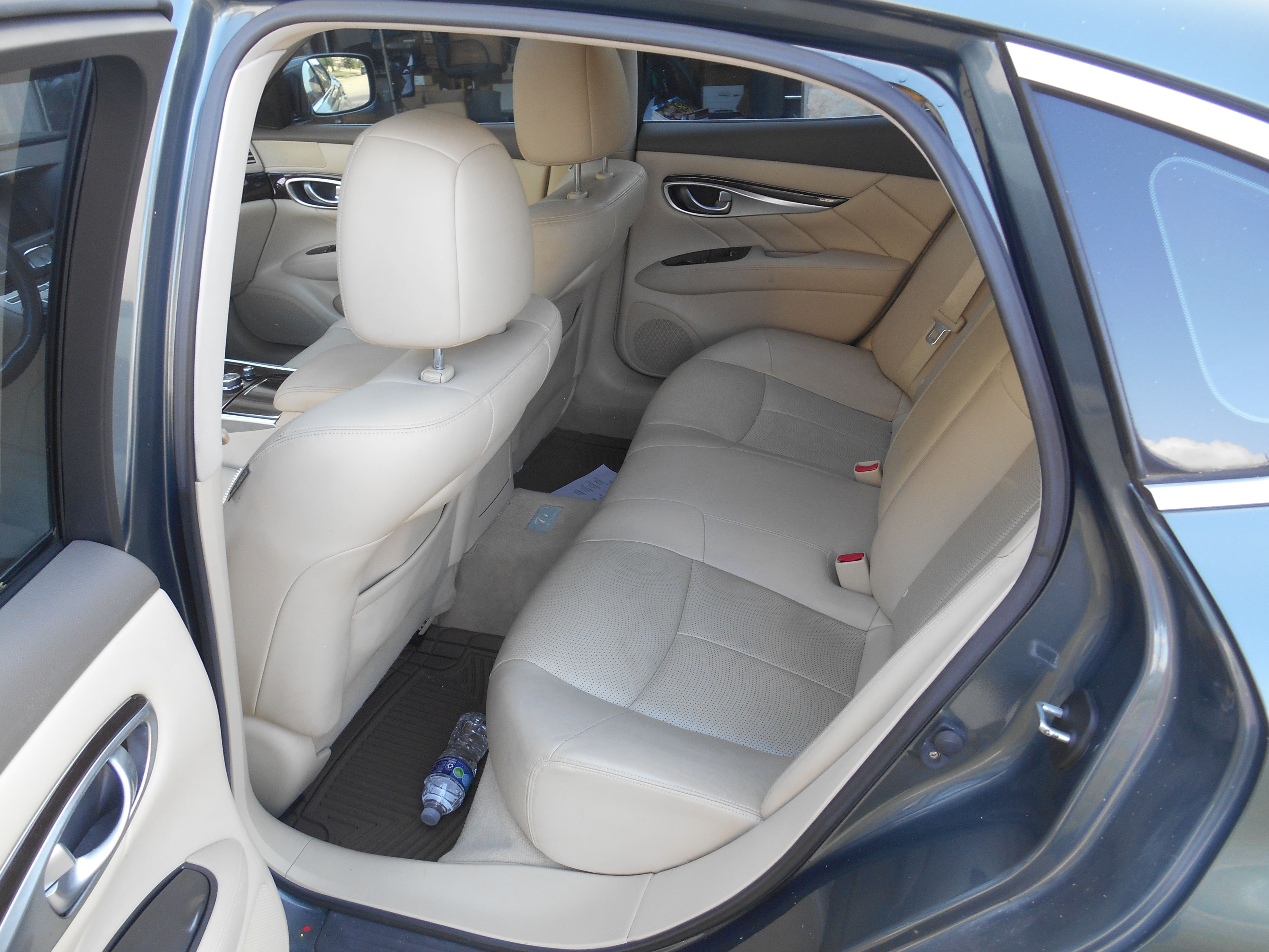 Used 2011 INFINITI M37 x w/ Premium Pkg AWD/4WD image 19
