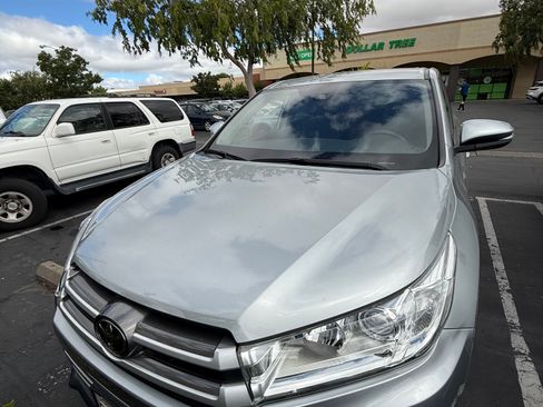 Used 2019 Toyota Highlander LE FWD image 6
