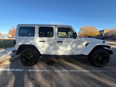 Used 2024 Jeep Wrangler Unlimited Sahara image 5