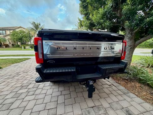 Used 2025 Ford F250 Platinum w/ Platinum Plus Package AWD/4WD image 6