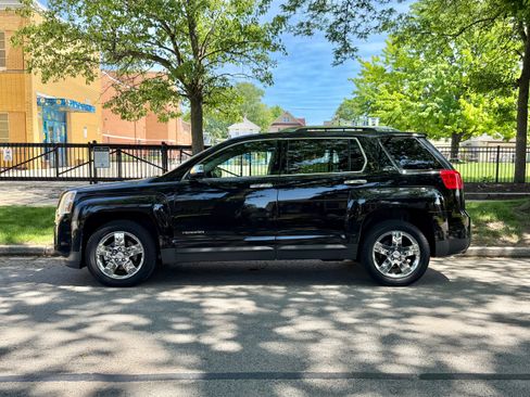 Used 2013 GMC Terrain SLT FWD image 2