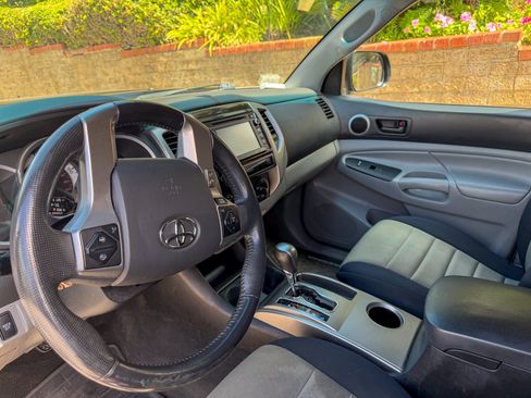 Used 2015 Toyota Tacoma 4x4 Access Cab w/ SR5 Package image 20