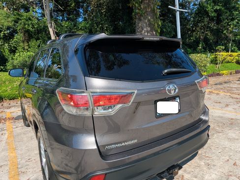 Used 2016 Toyota Highlander LE image 4