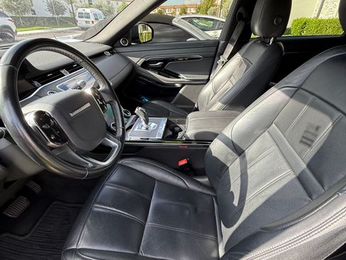 Used 2020 Land Rover Range Rover Evoque SE image 15