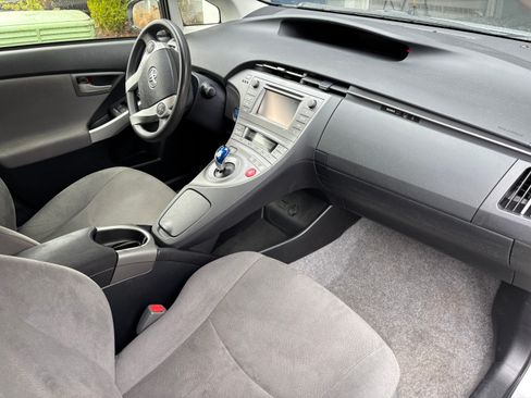 Used 2015 Toyota Prius Two image 12