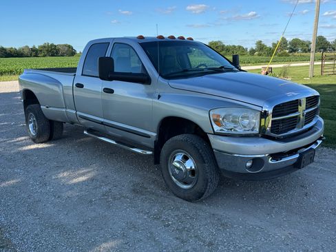 Used 2007 Dodge Ram 3500 Truck SLT w/ Quad Cab Big Horn Value Group AWD/4WD image 2