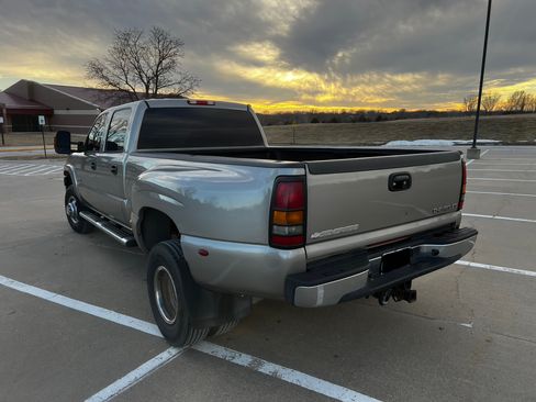 Used 2003 Chevrolet Silverado 3500 LT image 2