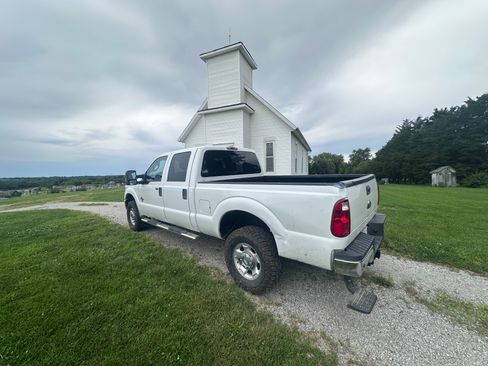 Used 2011 Ford F250 XLT w/ XLT Interior Pkg AWD/4WD image 2