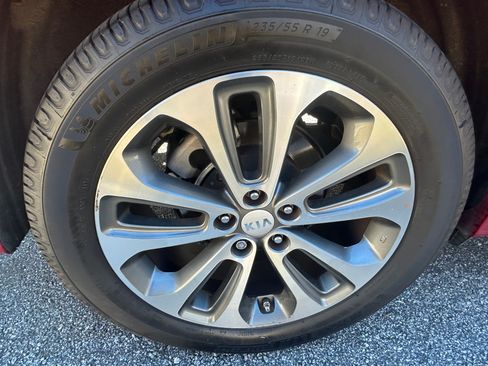 Used 2014 Kia Sorento SX w/ 3rd Row Package image 4