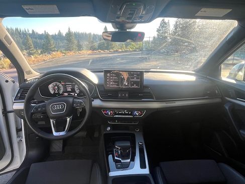Used 2024 Audi Q5 e Premium Plus w/ Premium Plus Package AWD/4WD image 13
