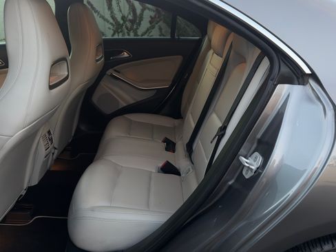 Used 2015 Mercedes-Benz CLA 250 image 11