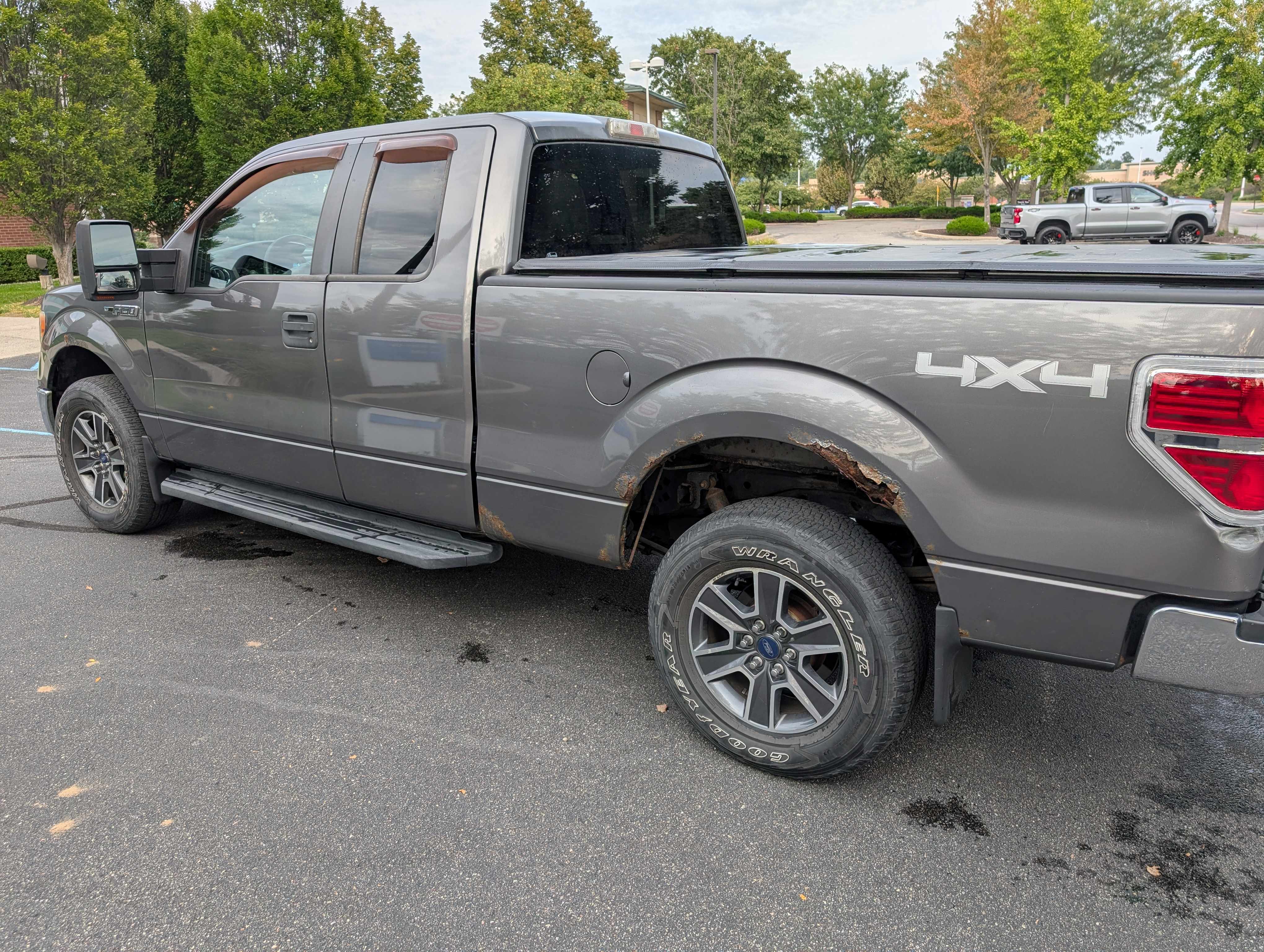 Used 2010 Ford F150 XLT AWD/4WD image 1