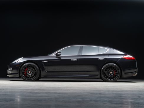 Used 2010 Porsche Panamera 4S image 1