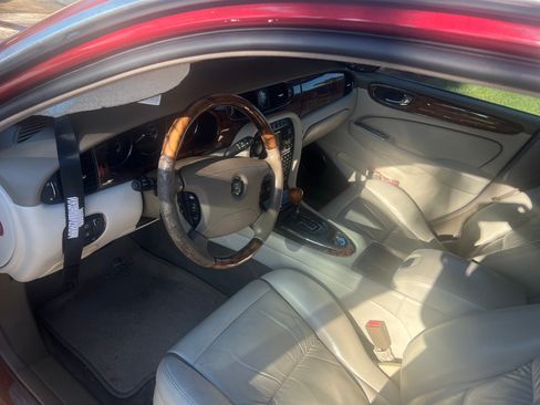 Used 2004 Jaguar XJ8 image 8