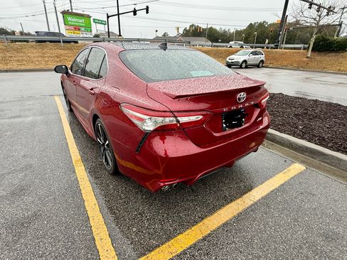 Used 2018 Toyota Camry XSE image 4