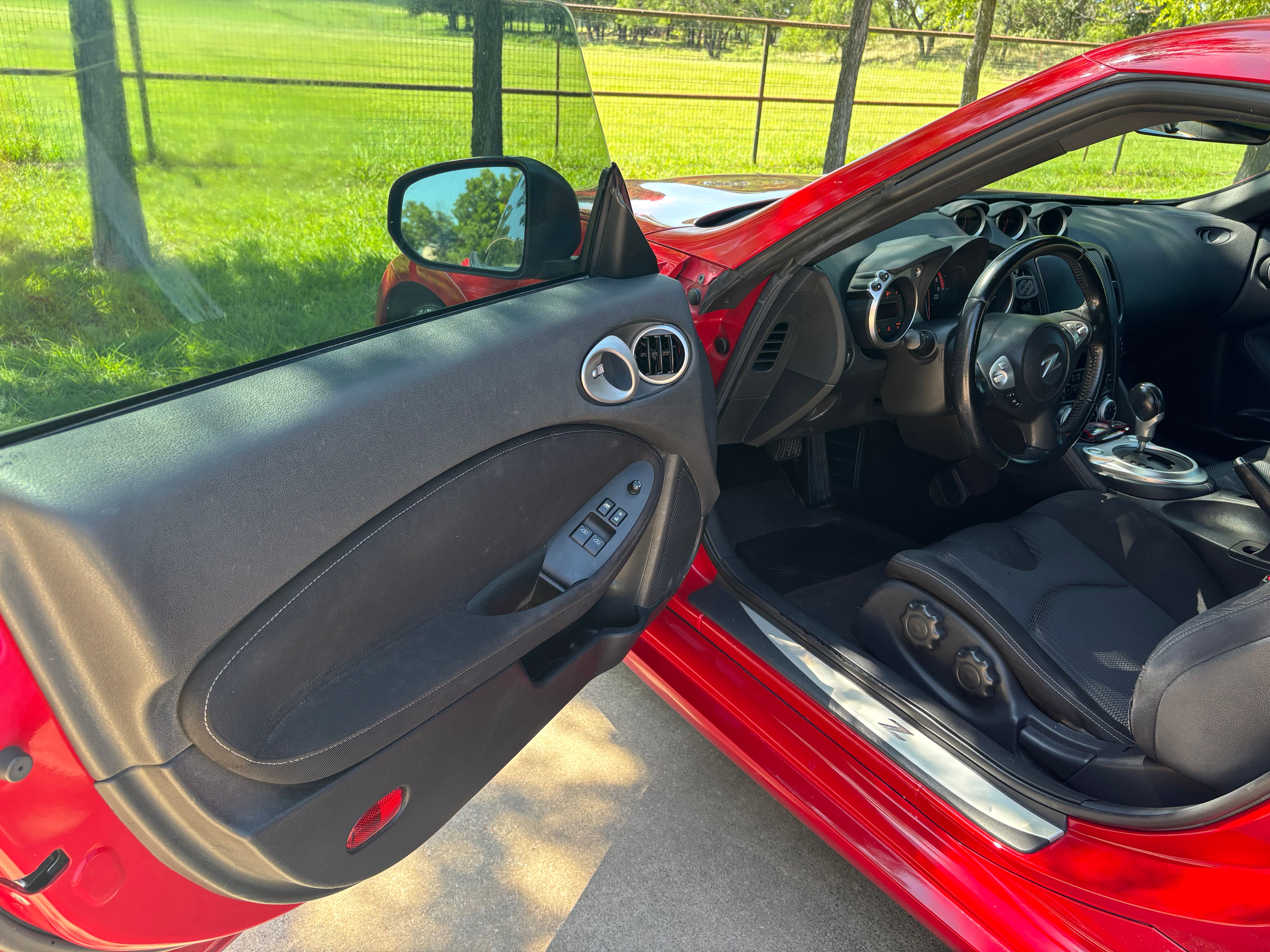 Used 2016 Nissan 370Z Coupe RWD image 15