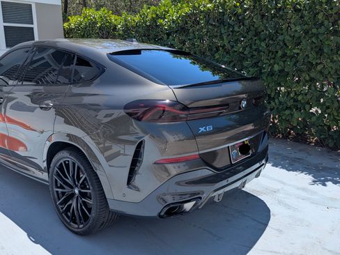 Used 2024 BMW X6 xDrive40i w/ Executive Package image 6