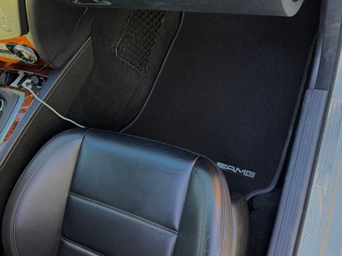 Used 2010 Mercedes-Benz C 63 AMG Sedan image 9