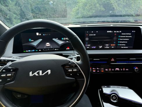 Used 2023 Kia EV6 GT-Line w/ GT-Line Suede Seat Package image 11