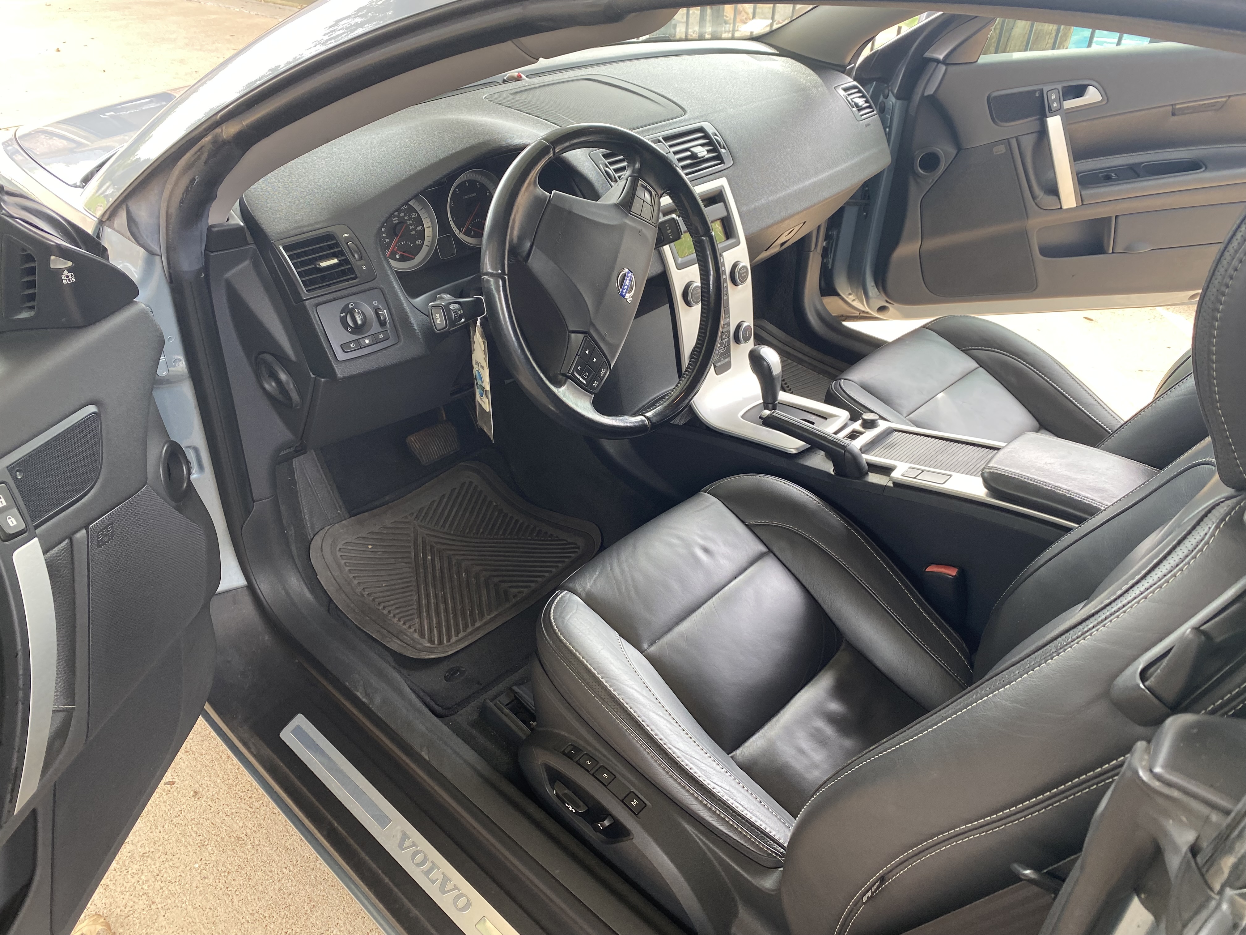 Used 2012 Volvo C70 T5 FWD image 9