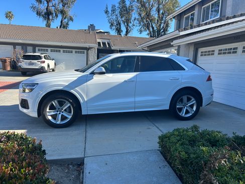 Used 2019 Audi Q8 Premium w/ Convenience Package image 5