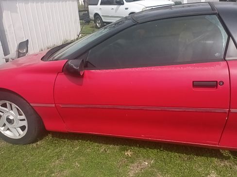 Used 1996 Chevrolet Camaro Coupe 2D image 4