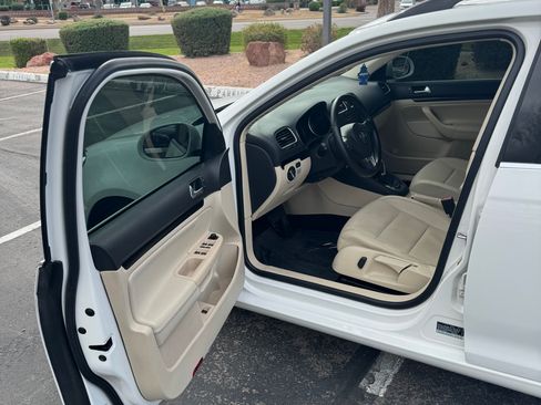 Used 2014 Volkswagen Jetta TDI image 9