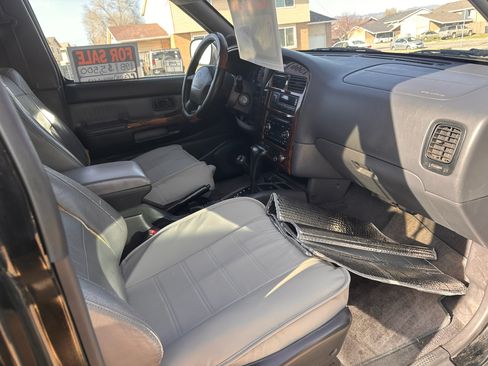 Used 1998 INFINITI QX4 4WD image 13