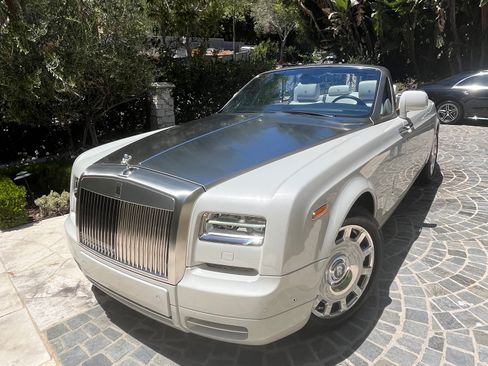 Used 2014 Rolls-Royce Phantom Drophead Coupe RWD image 1