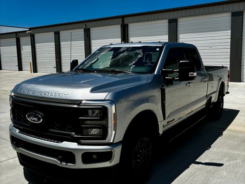 Used 2024 Ford F250 XLT w/ XLT Premium Package AWD/4WD image 6