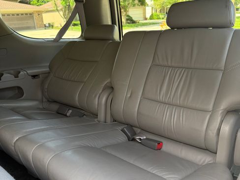 Used 2002 Toyota Sequoia Limited AWD/4WD image 12