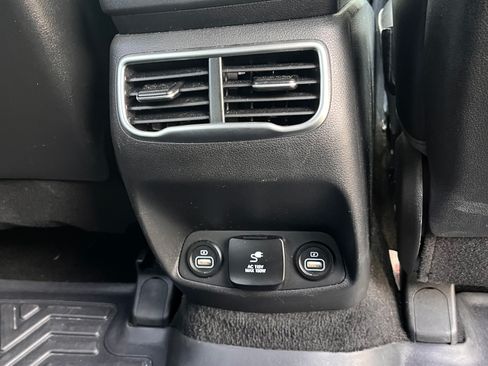 Used 2023 Hyundai Santa Fe Limited image 19