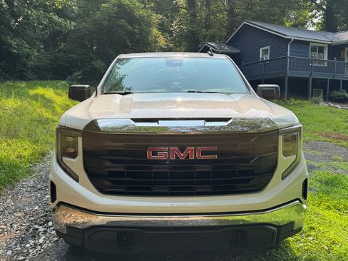 Used 2024 GMC Sierra 1500 Pro w/ Pro Value Package AWD/4WD image 4