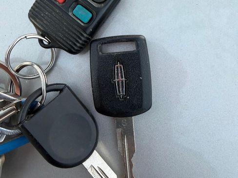 Used 2005 Lincoln LS RWD image 22