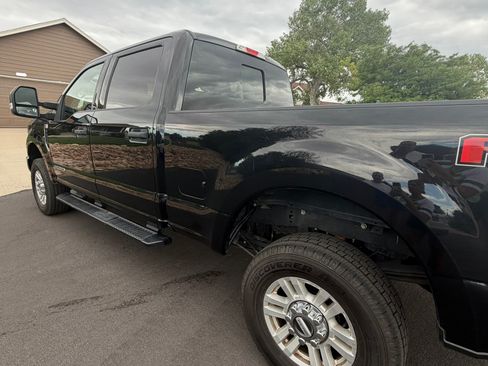 Used 2018 Ford F250 XLT w/ XLT Value Package AWD/4WD image 5
