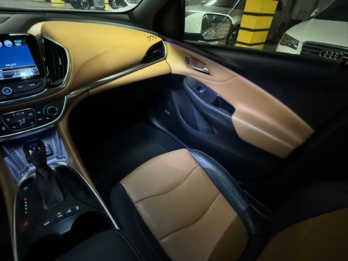 Used 2018 Chevrolet Volt Premier w/ Driver Confidence Package image 14