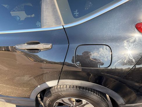 Used 2017 Honda CR-V LX image 8