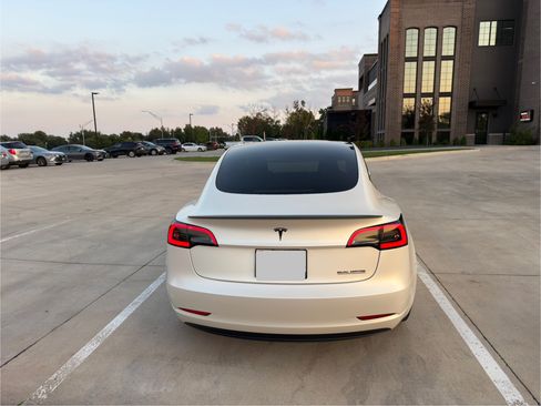 Used 2023 Tesla Model 3 Performance image 5
